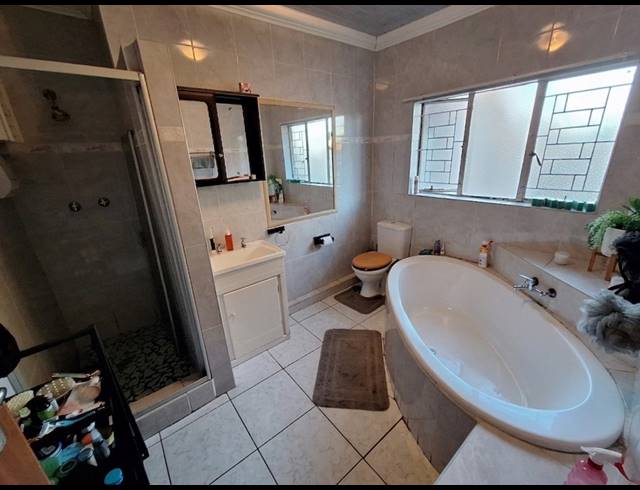 4 BEDROOM FREESTANDING FOR SALE IN VANDERBIJLPARK SE 2